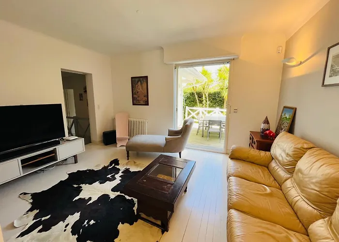 Villa Biarritz, Castellamare, Magnifique Maison Avec Piscine